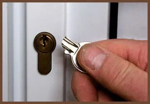 Oakland Locksmith Store Oakland, CA 510-731-0585 - 14-broken-key